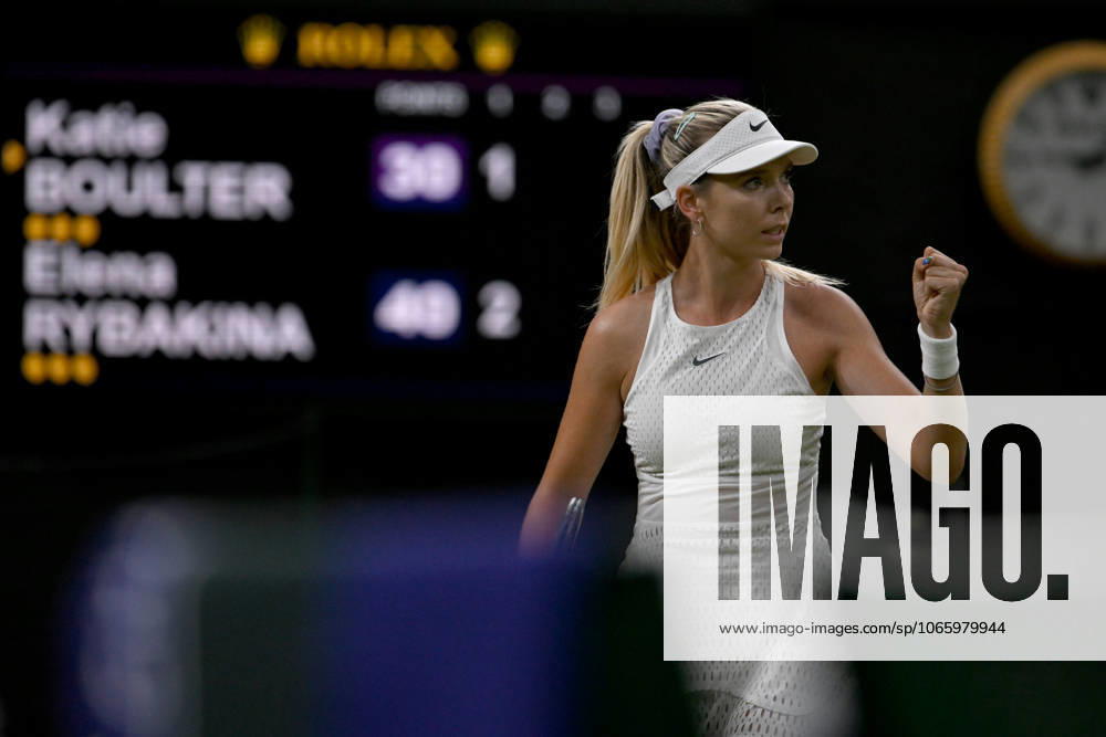 Day Six: The Championships - Wimbledon 2023 LONDON, ENGLAND - JULY 08: Katie Boulter of Great Britain against Elena Rybakina of Kazakhstan (not seen) in the Women s Singles third round match during day six of The Championships Wimbledon 2023 at All England Lawn Tennis and Croquet Club on July 08, 2023 in London, England. Greater London Ingiltere. Editorial use only. Please get in touch for any other usage.