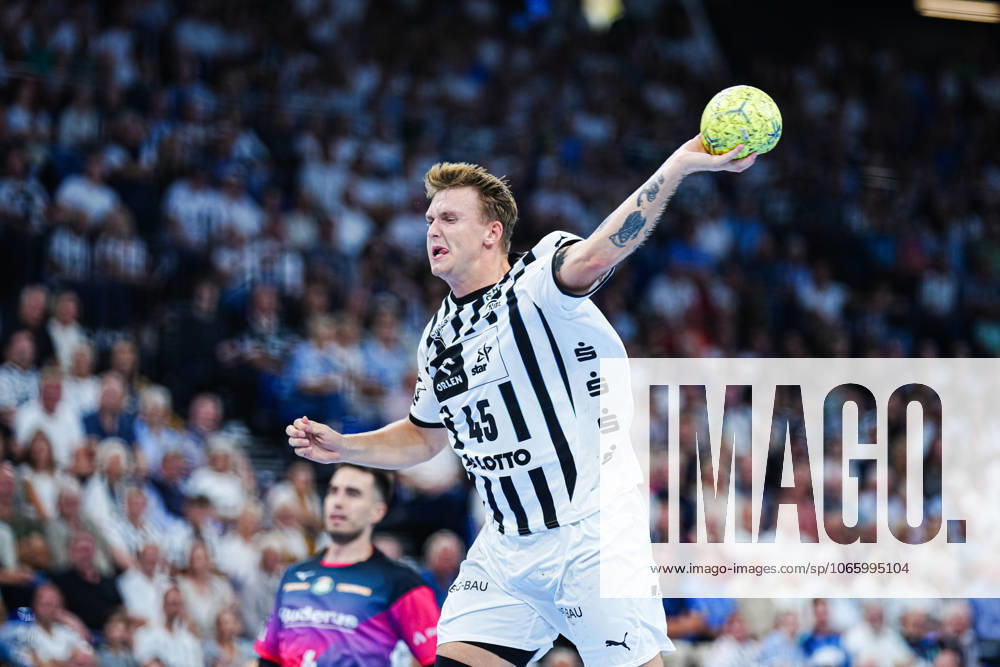 Throw Goal Emil Wernsdorf Madsen THW Kiel, 45 GER, THW Kiel vs HSG Wetzlar, Handball, 1 Bundesliga, Matchday 2, Season 2025 2026, 03 09 2025 GER, THW Kiel vs HSG Wetzlar, Handball, 1 Bundesliga, Matchday 2, Season 2025 2026, 03 09 2025 Kiel