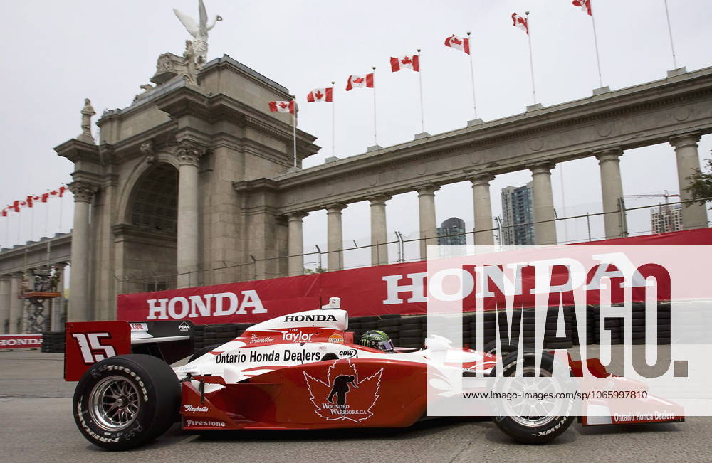 Toronto, On, CAN: Paul Tracy, of Toronto, zooms in front of Prince s Gate in the second practice session for the Honda Indy Toronto in Toronto on Friday July 10, 2009. Canada News - July 10, 2009 - ZUMAc35_ 20090710_zaf_c35_001