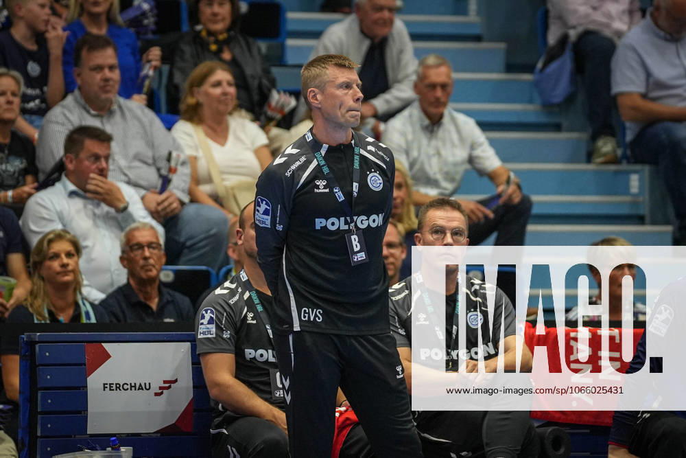 Daikin Handball Bundesliga, VfL Gummersbach MT Melsungen, 03 09 2025 Coach Guðjón Valur Sigurðsson VfL Gummersbach , Daikin Handball Bundesliga, VfL Gummersbach MT Melsungen, 03 09 2025, Schwalbe Arena, Gummersbach, Germany