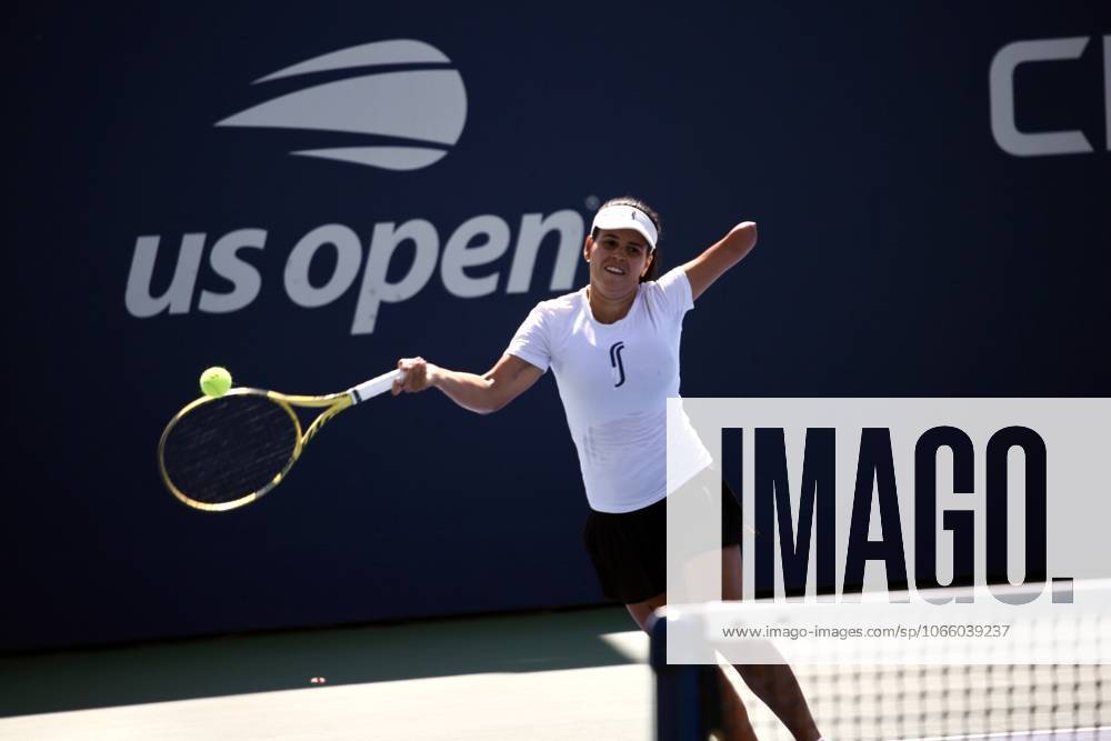 Sam shnowske vs thalita rodrigues in para standing t1, 1st round at us open tennis 2025. (spo) sam shnowske vs thalita rodrigues in para standing t1, 1st round at us open tennis 2025. September 4, 2025, new york, usa : american sam shnowske(in black cap & grey shirt) vs brazilian thalita rodrigues (in white cap & shirt) in para standing t1, 1st round of us open tennis 2025. Para standing tennis is the format for people with physical impairments who want to play tennis without using a wheelchair. This includes, but not limited to, people with limb loss, limb deficiencies, cerebral palsy, acquired brain injuries or people of short stature amid the 145th us open, which is one of four annual grand slam tennis tournaments, held in late august and early september on hard courts at the usta billie jean king national tennis center in flushing meadows, queens, new york. The tournament features men s, women s, and mixed singles and doubles championships, plus wheelchair events. It is run by the united states tennis association (usta) and is the final major tournament of the year. This 2025 tournament is celebrating the 75th anniversary of althea gibson breaking the color barrier, which is being honored with a special theme and artwork for the event. Credit: niyi fote thenews2 (Foto: Niyi Fote Thenews2 imago images) SPO
