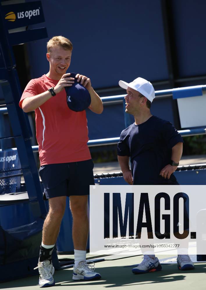 M. Groover vs l. Missen in para standing t2-4, 1st round at us open tennis 2025. (spo) m. Groover vs l. Missen in para standing t2-4, 1st round at us open tennis 2025. September 4, 2025, new york, usa : british m. Groover (in red shirt) vs australian l. Missen (in white cap with blue shirt) in para standing t2-4, 1st round of us open tennis 2025. Groover won the game. Para standing tennis is the format for people with physical impairments who want to play tennis without using a wheelchair. This includes, but not limited to, people with limb loss, limb deficiencies, cerebral palsy, acquired brain injuries or people of short stature amid the 145th us open, which is one of four annual grand slam tennis tournaments, held in late august and early september on hard courts at the usta billie jean king national tennis center in flushing meadows, queens, new york. The tournament features men s, women s, and mixed singles and doubles championships, plus wheelchair events. It is run by the united states tennis association (usta) and is the final major tournament of the year. This 2025 tournament is celebrating the 75th anniversary of althea gibson breaking the color barrier, which is being honored with a special theme and artwork for the event. Credit: niyi fote thenews2 (Foto: Niyi Fote Thenews2 imago images) SPO