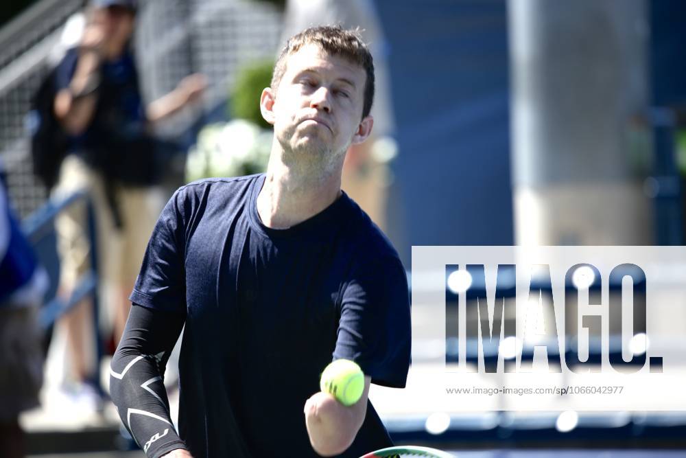 A hunt vs k. Takano in para standing t1, 1st round at us open tennis 2025. (spo) a hunt vs k. Takano in para standing t1, 1st round at us open tennis 2025. September 4, 2025, new york, usa : new zealander, a hunt (in navy blue shirt) vs japanese k. Takano (in light blue shirt ) in para standing t2-4, 1st round of us open tennis 2025. Para standing tennis is the format for people with physical impairments who want to play tennis without using a wheelchair. This includes, but not limited to, people with limb loss, limb deficiencies, cerebral palsy, acquired brain injuries or people of short stature amid the 145th us open, which is one of four annual grand slam tennis tournaments, held in late august and early september on hard courts at the usta billie jean king national tennis center in flushing meadows, queens, new york. The tournament features men s, women s, and mixed singles and doubles championships, plus wheelchair events. It is run by the united states tennis association (usta) and is the final major tournament of the year. This 2025 tournament is celebrating the 75th anniversary of althea gibson breaking the color barrier, which is being honored with a special theme and artwork for the event. Credit: niyi fote thenews2 (Foto: Niyi Fote Thenews2 imago images) SPO