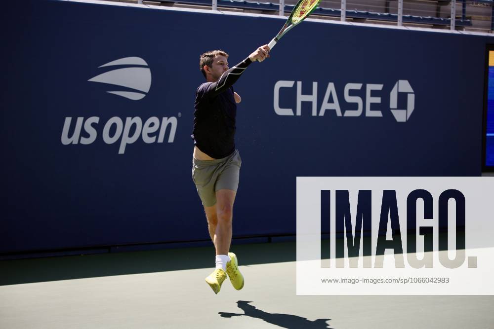 A hunt vs k. Takano in para standing t1, 1st round at us open tennis 2025. (spo) a hunt vs k. Takano in para standing t1, 1st round at us open tennis 2025. September 4, 2025, new york, usa : new zealander, a hunt (in navy blue shirt) vs japanese k. Takano (in light blue shirt ) in para standing t2-4, 1st round of us open tennis 2025. Para standing tennis is the format for people with physical impairments who want to play tennis without using a wheelchair. This includes, but not limited to, people with limb loss, limb deficiencies, cerebral palsy, acquired brain injuries or people of short stature amid the 145th us open, which is one of four annual grand slam tennis tournaments, held in late august and early september on hard courts at the usta billie jean king national tennis center in flushing meadows, queens, new york. The tournament features men s, women s, and mixed singles and doubles championships, plus wheelchair events. It is run by the united states tennis association (usta) and is the final major tournament of the year. This 2025 tournament is celebrating the 75th anniversary of althea gibson breaking the color barrier, which is being honored with a special theme and artwork for the event. Credit: niyi fote thenews2 (Foto: Niyi Fote Thenews2 imago images) SPO
