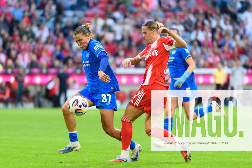 Carlotta Wamser (37 Bayer Leverkusen) and Klara Bühl Buehl (17 FC Bayern Munich) during the Google Pixel Frauen Bundesliga match between FC Bayern Munich and Bayer Leverkusen at Allianz Arena, Munich, Germany. (Sven Beyrich SPP)