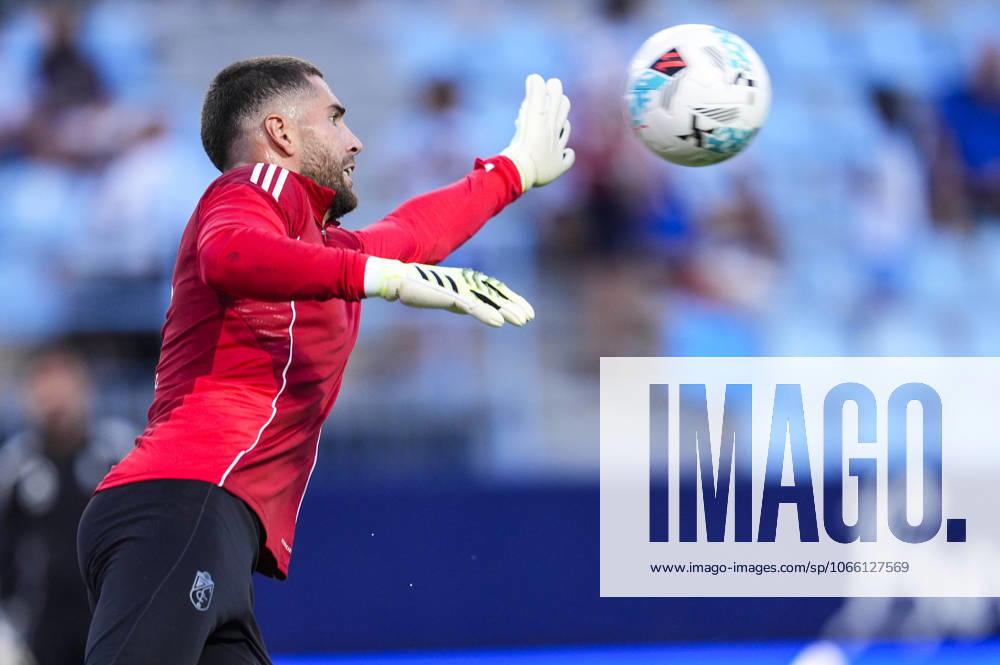 Luca Zidane of Granada CF warms up during the Spanish league, LaLiga Hypermotion, football match played between Malaga CF and Granada CF at La Rosaleda stadium on September 6, 2025, in Malaga, Spain. Malaga SPAIN - ZUMAa181 20250906_zaa_a181_098