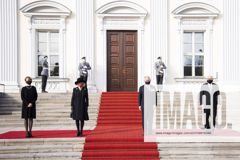 German President Frank Walter Steinmeier and his wife Elke Buedendender receive the Prince of Wales Charles and the Duchess of Cornwall Camilla at Bellevue Palace in Berlin on November 15, 2020 Volkstrauertag in Berlin