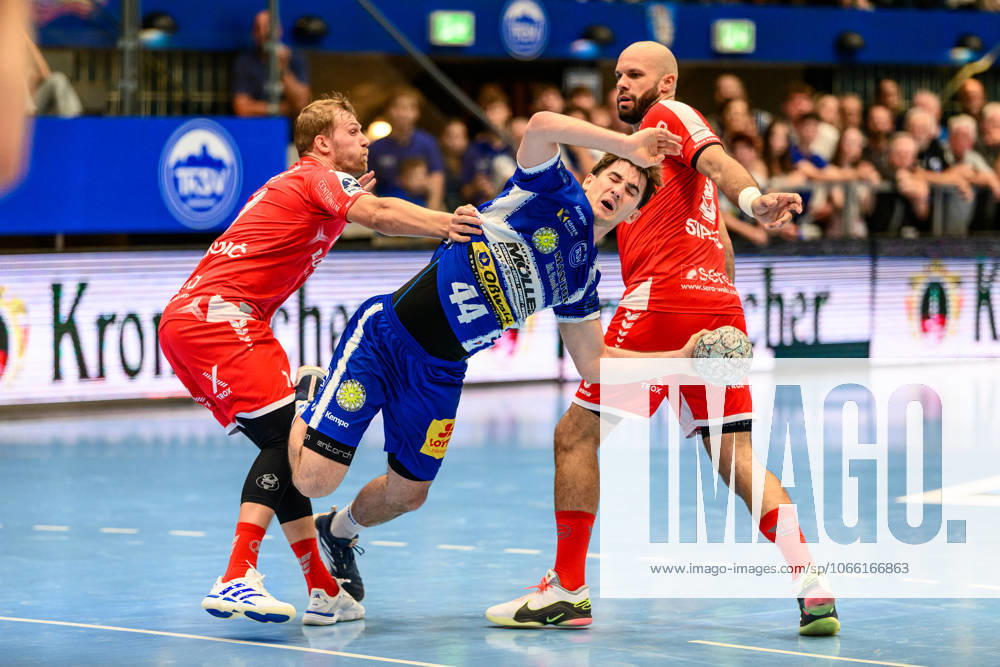 David, Mandic left wing, MT Melsungen, 7 , Adrian, Sipos wing, MT Melsungen, 8 , Stephan, Seitz right back, ThSV Eisenach, 44 GER, Thuringia, ThSV Eisenach vs MT Melsungen, 1 Daikin Handballbundesliga, Handball, Matchday 3, Season 2025 2026, 07 09 2025 GER, Thuringia, ThSV Eisenach vs MT Melsungen, 1 Daikin Handballbundesliga, Handball, Matchday 3, Season 2025 2026, 07 09 2025 Eisenach