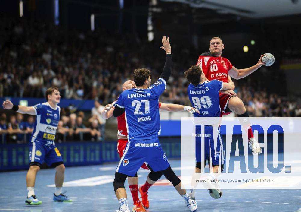 DAIKIN HBL HANDBALL MEN 1 BL 3 GAME DAY THSV EISENACH MT MELSUNGEN p 07 09 2025 Eisenach DAIKIN HBL Handball 1 Bundesliga Men Season 2025 2026 3 Matchday Werner Assmann Halle ThSV Eisenach MT Melsungen in photo Tillman Leu 99 ThSV Eisenach in duel with Dainis Kristopans 10 MT Melsungen Germany Thuringia Eisenach Copyright SaschaxFromm