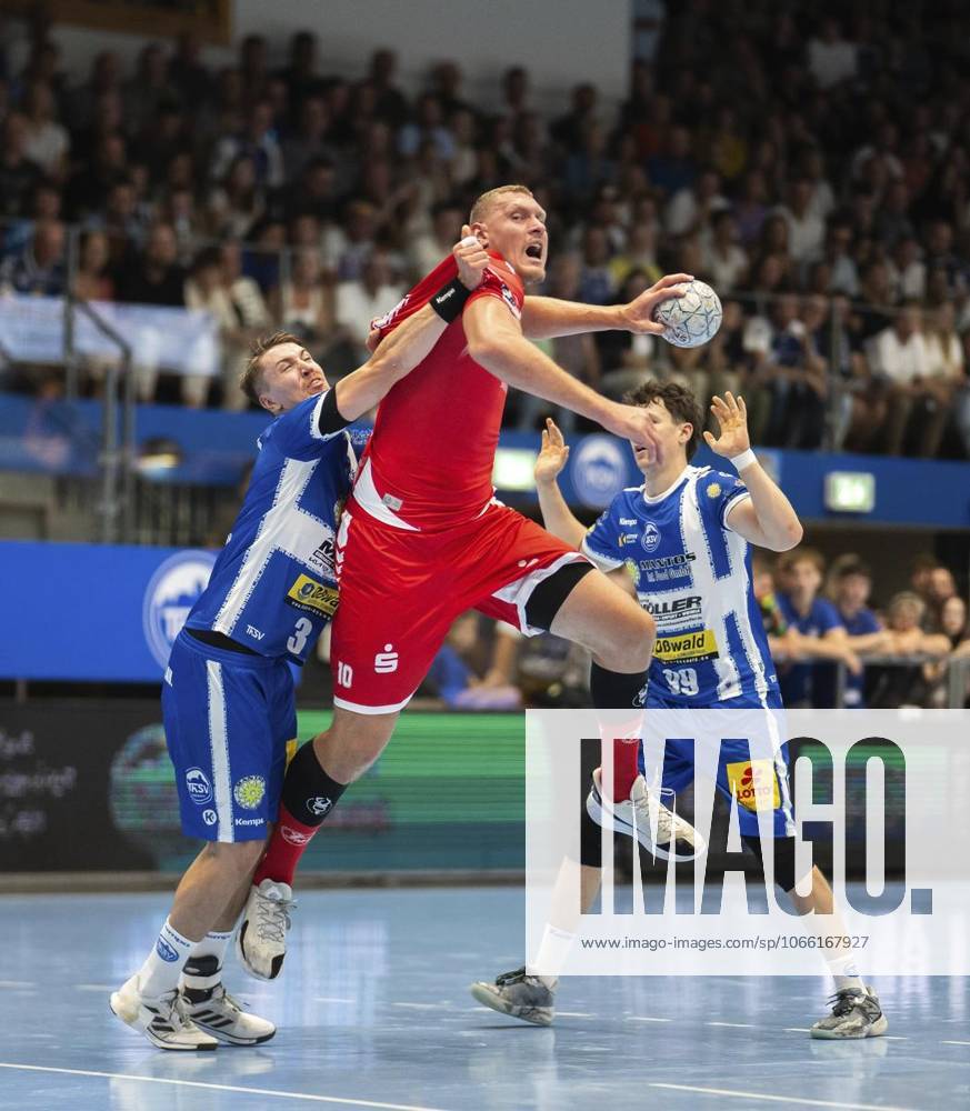 DAIKIN HBL HANDBALL MEN 1 BL 3 GAME DAY THSV EISENACH MT MELSUNGEN p 07 09 2025 Eisenach DAIKIN HBL Handball 1 Bundesliga Men Season 2025 2026 3 Matchday Werner Assmann Halle ThSV Eisenach MT Melsungen in photo Oskar Joelsson 3 ThSV Eisenach in duel with Dainis Kristopans 10 MT Melsungen Germany Thuringia Eisenach Copyright SaschaxFromm