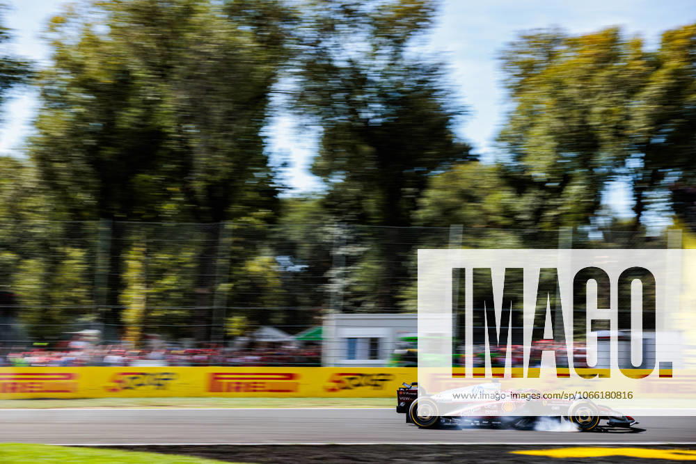 F1 - ITALIAN GRAND PRIX 2025 16 LECLERC Charles (mco), Scuderia Ferrari SF-25, action brakes, freins, tyres, pneus, tyre, pneu, during the 2025 Formula 1 Pirelli Grand Premio dItalia, 2025 Italian Grand Prix, 16th round of the 2025 FIA Formula One World Championship, WM, Weltmeisterschaft from September 5 to 7, 2025 on the Autodromo Nazionale Monza, in Monza, Italy - MonzaItaly