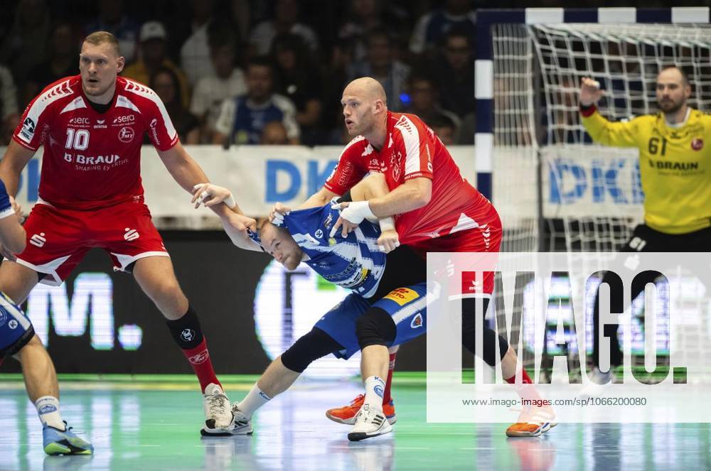 DAIKIN HBL HANDBALL MEN 1 BL 3 GAME DAY THSV EISENACH MT MELSUNGEN 07 09 2025 Eisenach DAIKIN HBL Handball 1 Bundesliga Men Season 2025 2026 3 Matchday Werner Assmann Halle ThSV Eisenach MT Melsungen in photo Peter Walz 14 ThSV Eisenach in duel with Dainis Kristopans 10 MT Melsungen and Arnar Freyr Arnarsson 21 MT Melsungen Germany Thuringia Eisenach Copyright SaschaxFromm