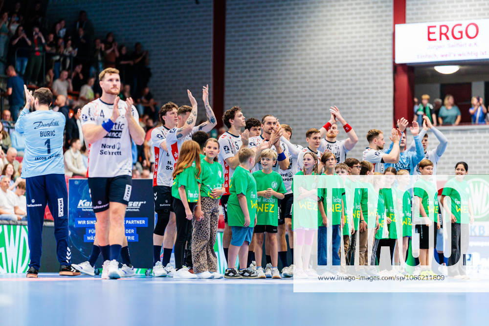 Run-in of the team of SG Flensburg Handewitt GER, GWD Minden vs SG Flensburg Handewitt, Handball, 1 Bundesliga, Matchday 3, Season 2025 2026, 08 09 2025 GER, GWD Minden vs SG Flensburg Handewitt, Handball, 1 Bundesliga, Matchday 3, Season 2025 2026, 08 09 2025 Luebbecke