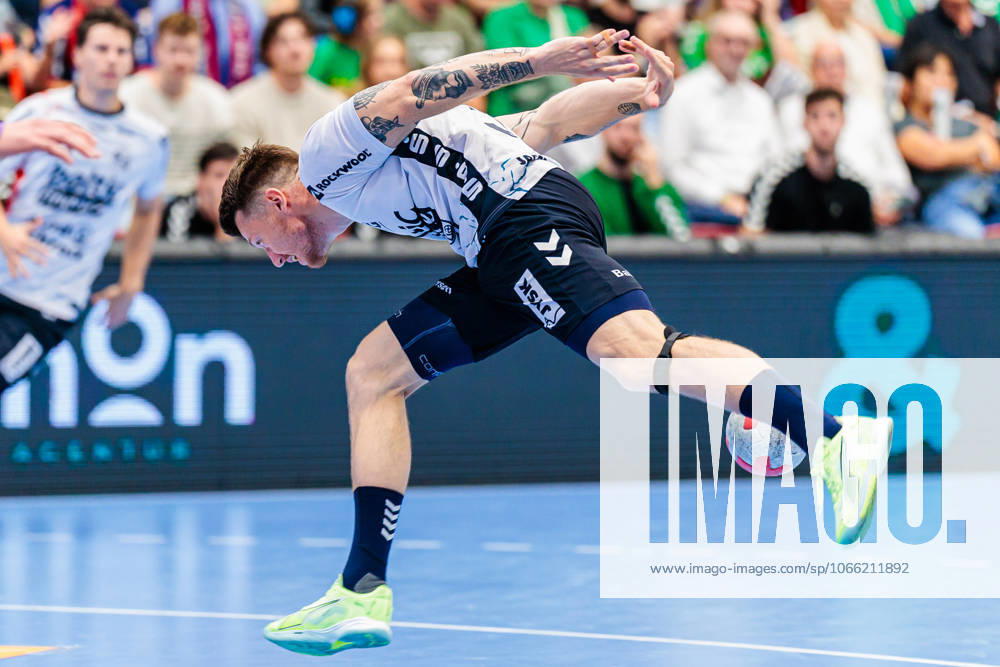 Emil Jakobsen SG Flensburg Handewitt, 31 loses the ball in attack GER, GWD Minden vs SG Flensburg Handewitt, Handball, 1 Bundesliga, Matchday 3, Season 2025 2026, 08 09 2025 GER, GWD Minden vs SG Flensburg Handewitt, Handball, 1 Bundesliga, Matchday 3, Season 2025 2026, 08 09 2025 Luebbecke