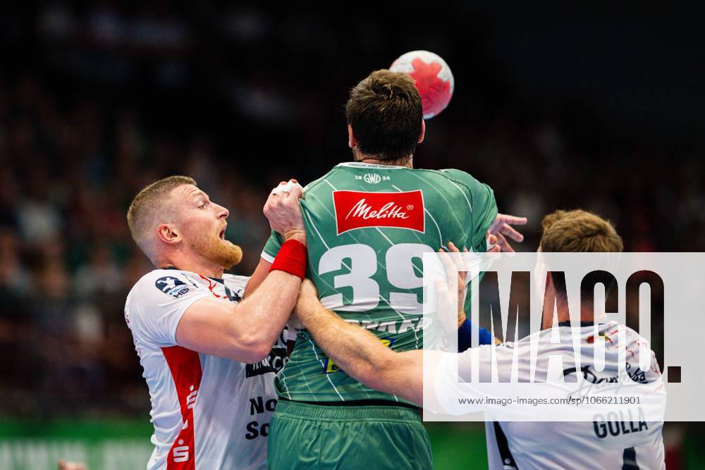 Handball, 2025 2026, 1 Bundesliga, 3 Matchday, GWD Minden SG Flensburg Handewitt L R Blaz Blagotinsek Flensburg , Malte Donker Minden , Johannes Golla Flensburg