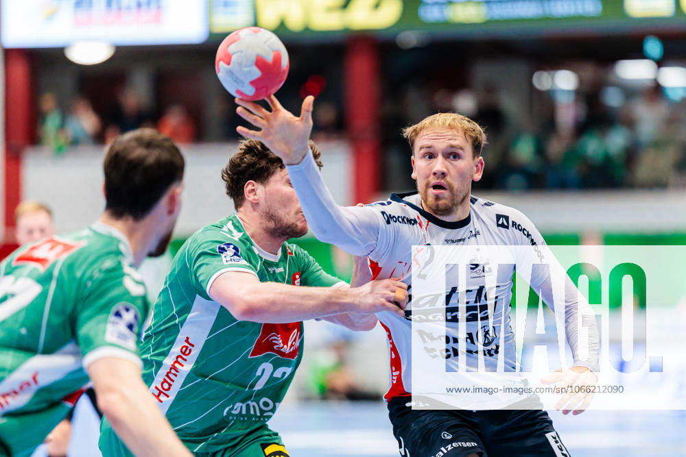 F l Max Staar GWD Minden, 27 , Philipp Vorlicek GWD Minden, 22 , Simon Pytlick SG Flensburg Handewitt, 02 GER, GWD Minden vs SG Flensburg Handewitt, Handball, 1 Bundesliga, Matchday 3, Season 2025 2026, 08 09 2025 GER, GWD Minden vs SG Flensburg Handewitt, Handball, 1 Bundesliga, Matchday 3, Season 2025 2026, 08 09 2025 Luebbecke