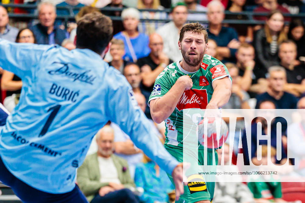 V l Benjamin Buric SG Flensburg Handewitt, 01 , Malte Donker GWD Minden, 39 GER, GWD Minden vs SG Flensburg Handewitt, Handball, 1 Bundesliga, Matchday 3, Season 2025 2026, 08 09 2025 GER, GWD Minden vs SG Flensburg Handewitt, Handball, 1 Bundesliga, Matchday 3, Season 2025 2026, 08 09 2025 Luebbecke