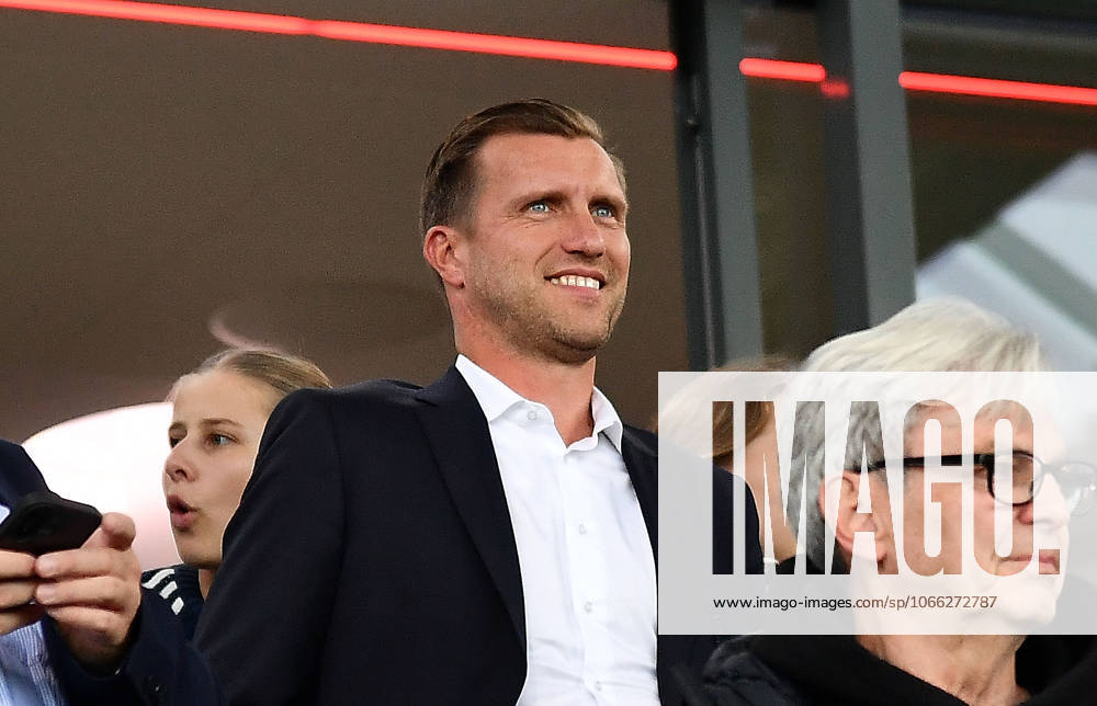 Fußball Quali Champions League, Eintracht Frankfurt Frauen Real Madrid Frauen v l Sportvorstand Markus Krösche Eintracht Frankfurt Frankfurt