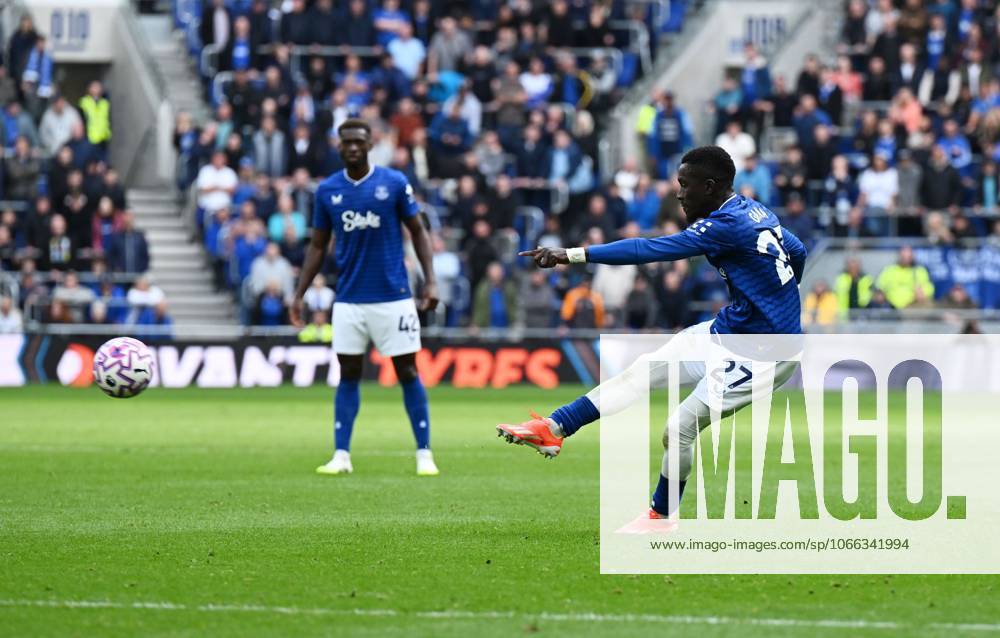 Idrissa Gueye of Everton has a shot Everton v Aston Villa, Premier League, Football, Hill Dickinson Stadium, Liverpool, UK - 13 Sept 2025Liverpool Hill Dickinson Stadium United Kingdom