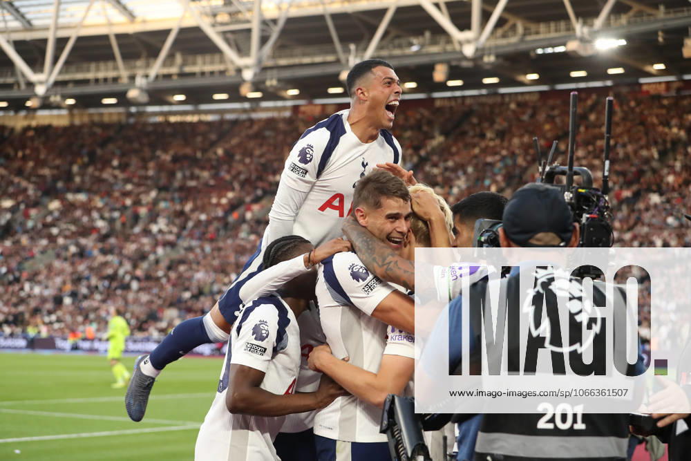 West Ham United FC v Tottenham Hotspur FC, English Premier League Micky van de Ven of Tottenham Hotspur celebrates his goal in the 64th minute for 0-3 during the West Ham United FC v Tottenham Hotspur FC English Premier League match at the Tottenham Hotspur Stadium, London, England, United Kingdom on 13 September 2025 Credit: Katie Chan Every Second Media Editorial use only. All images are copyright Every Second Media Limited. No images may be reproduced without prior permission. All rights reserved. Premier League and Football League images are subject to licensing agreements with Football DataCo Limited. see https: www.football-dataco.com