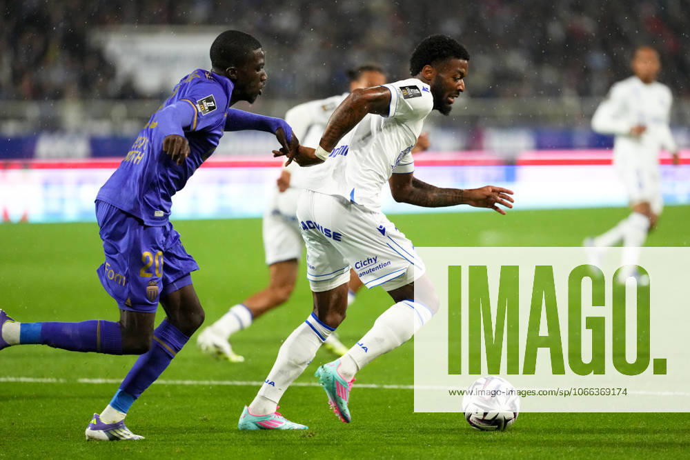 AJ Auxerre v AS Monaco - Ligue 1 McDonald s 2025 2026 20 Kassoum OUATTARA (asm) - 07 Josue CASIMIR (aja) during the Ligue 1 McDonald s match between Auxerre and Monaco at Stade Abbe Deschamps on September 13, 2025 in Auxerre, France. Auxerre France