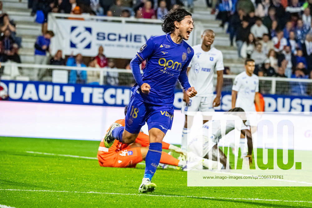 Joie des joueurs de lAS Monaco apràs le but de Takumi Minamino (AS Monaco)