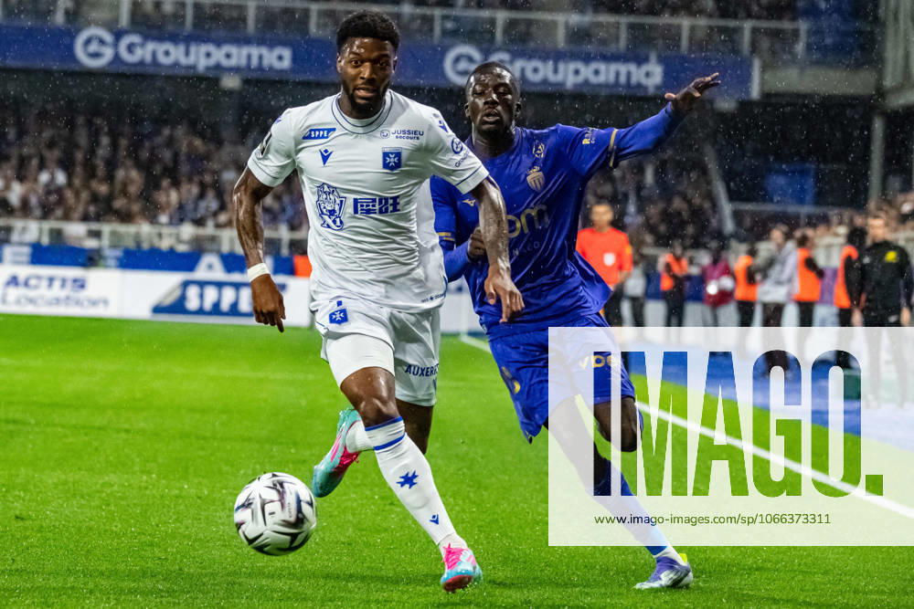 Josuà Casimir (AJ Auxerre) Kassoum Ouattara (AS Monaco)