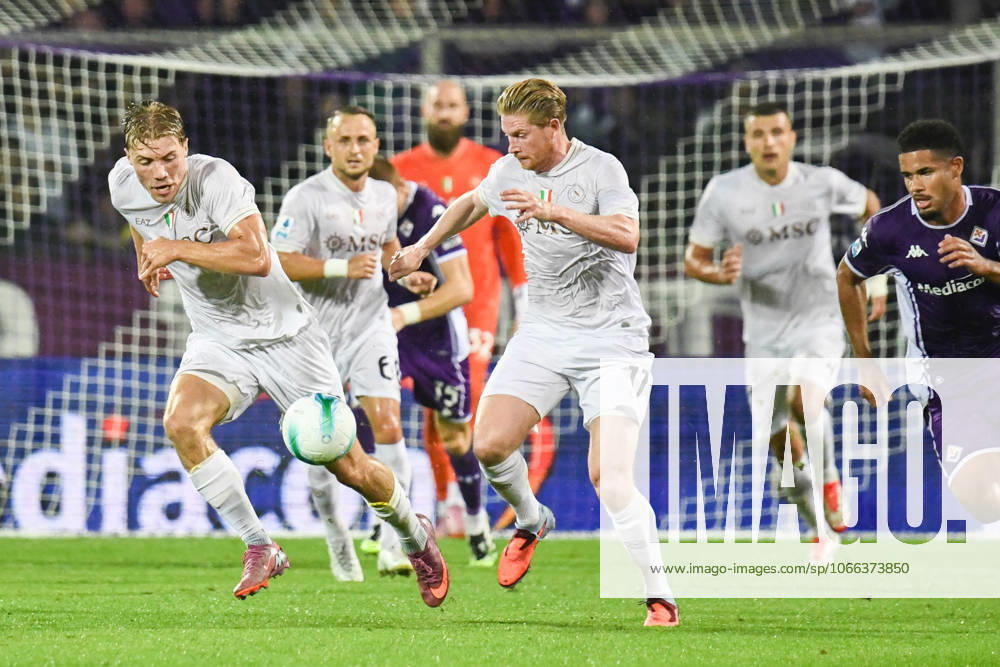 Rasmus Hojlund (Napoli) and Kevin De Bruyne (Napoli) in action during ACF Fiorentina vs SSC Napoli, Italian soccer Serie A match in Florence, Italy, September 13 2025