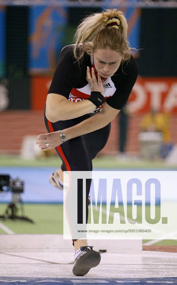 Nadine Kleinert (Deutschland) Leichtathletik WM Damen 10. IAAF Hallen-Weltmeisterschaft 2004, Hallenweltmeisterschaft, Halle, Indoor, Nationaltrikot Einzelbild Budapest