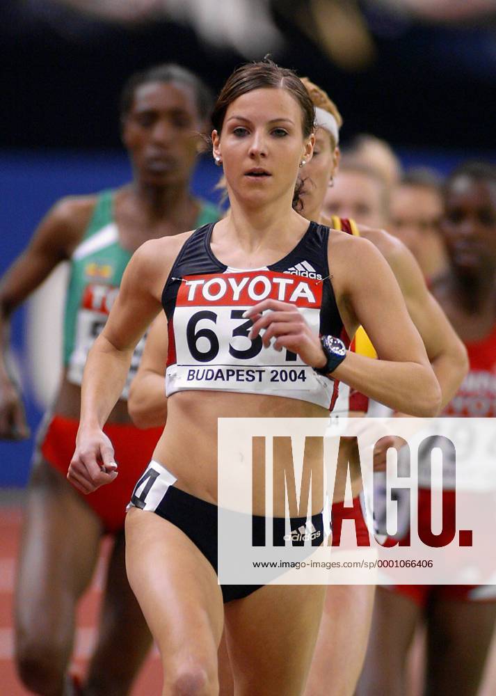 Sabrina Mockenhaupt (Deutschland) Leichtathletik WM Damen 10. IAAF Hallen-Weltmeisterschaft 2004, Hallenweltmeisterschaft, Halle, Indoor, Nationaltrikot Einzelbild Budapest
