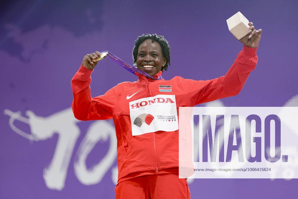 Athletics: World championships in Tokyo Gold medalist Peres Jepchirchir of Kenya celebrates on the podium during the medal ceremony for the women s marathon at the World Athletics Championships in Tokyo on Sept. 14, 2025. A14AA0004848031P