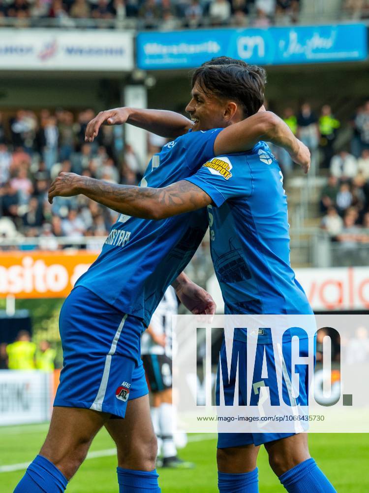 , Stadium Asito , season 2025 2026 , Dutch Eredivisie football , match between Heracles Almelo and AZ , picture shows AZ player Alexandre Penetra AZ player Weslley Patati celebration 0-1 Heracles - AZ x31016471x