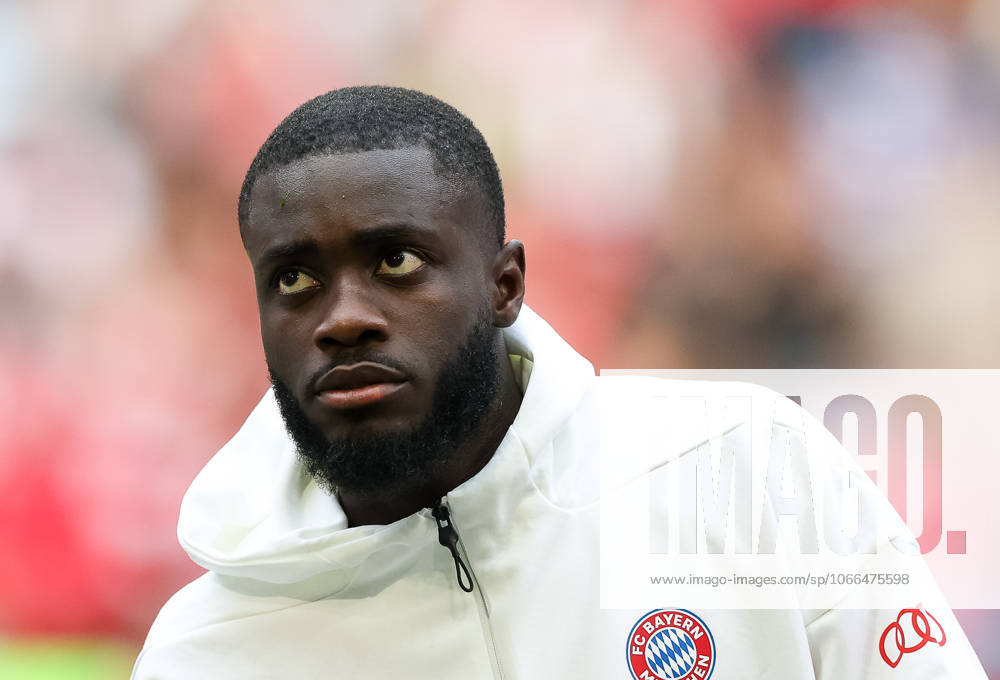 Dayot Upamecano FC Bayern Muenchen, 02 before the match, GER, FC Bayern Muenchen vs Hamburger SV, Football, Bundesliga, Matchday 3, Season 2025 2026, 13 09 2025, , GER, FC Bayern Muenchen vs Hamburger SV, Football, Bundesliga, Matchday 3, Season 2025 2026, 13 09 2025 Muenchen