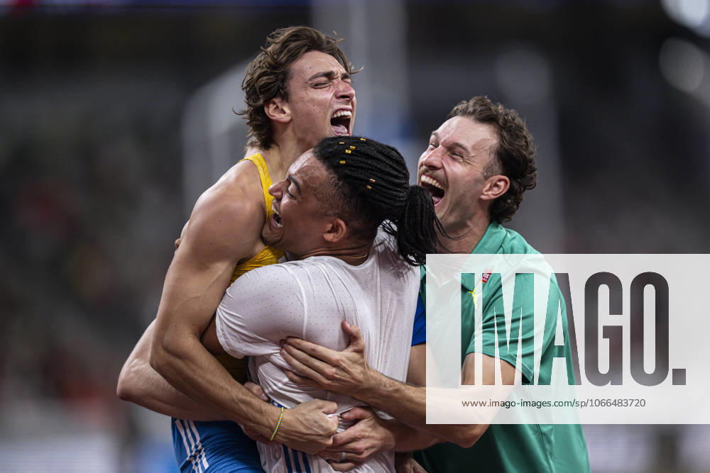 Armand Duplantis of Sweden celebrate with Emmanouil Karalis of Greece and Kurtis Marschall of Australia after setting a new world record by clearing 6 30 meters in the men s pole vault final during day 3 of the 2025 World Athletics Championships on September 15, 2025 in Tokyo Photo Joel Marklund BILDBYRAN kod JM JM0731 bbeng friidrott athletics friidrett 2025 world athletics championships world athletics championships tokyo 25 friidrotts vm friidretts vm vm jubel Sverige världsrekord