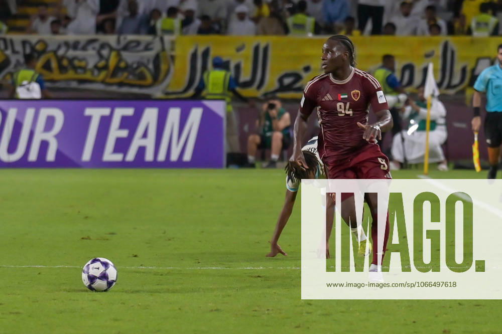 Al-Ittihad v Al-Wehda - AFC Champions League ABU DHABI, UNITED ARAB EMIRATES - SEPTEMBER 15: Al Wehda player Brahima Diarra (R) in action against an opponent during the AFC Champions League match between Al-Ittihad and Al-Wehda at Al Nahyan Stadium in Abu Dhabi, United Arab Emirates, on September 15, 2025. Waleed Zein Anadolu Abu Dhabi United Arab Emirates. Editorial use only. Please get in touch for any other usage.