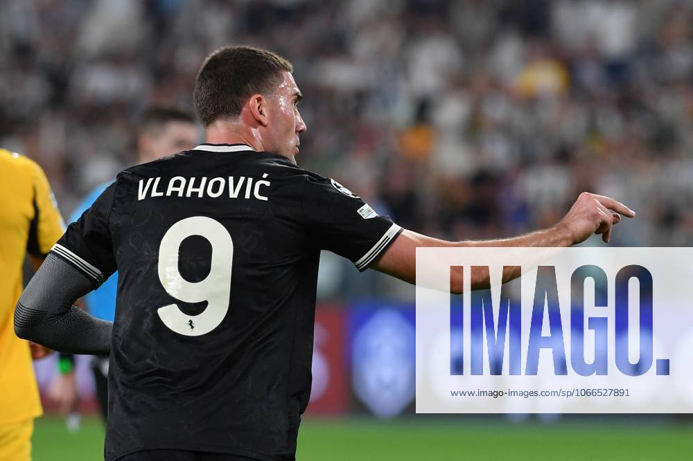 Foto IPP Massimo Rana Torino 16-09-2025 Calcio Champions League 2025 2026 Juventus-Borussia Dortmund 4-4 nella foto esulta dusan vlahovic dopo il suo gol del momentaneo 3 a 4 Italy Photo Press - World Copyright italy ITALY