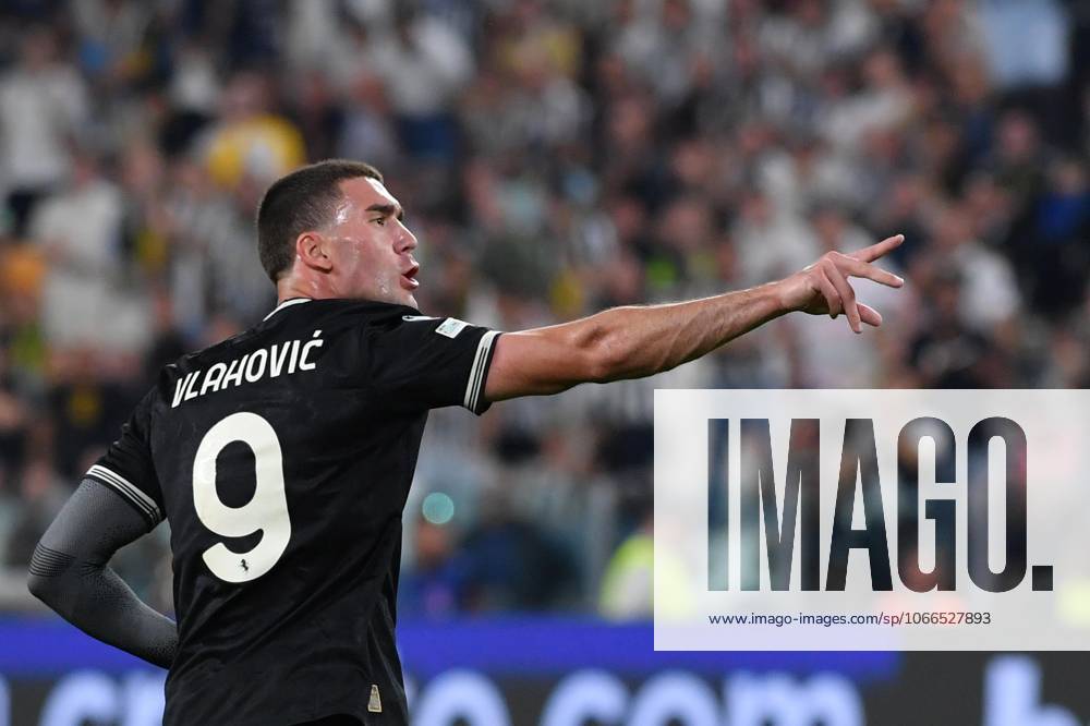 Foto IPP Massimo Rana Torino 16-09-2025 Calcio Champions League 2025 2026 Juventus-Borussia Dortmund 4-4 nella foto esulta dusan vlahovic dopo il suo gol del momentaneo 3 a 4 Italy Photo Press - World Copyright italy ITALY