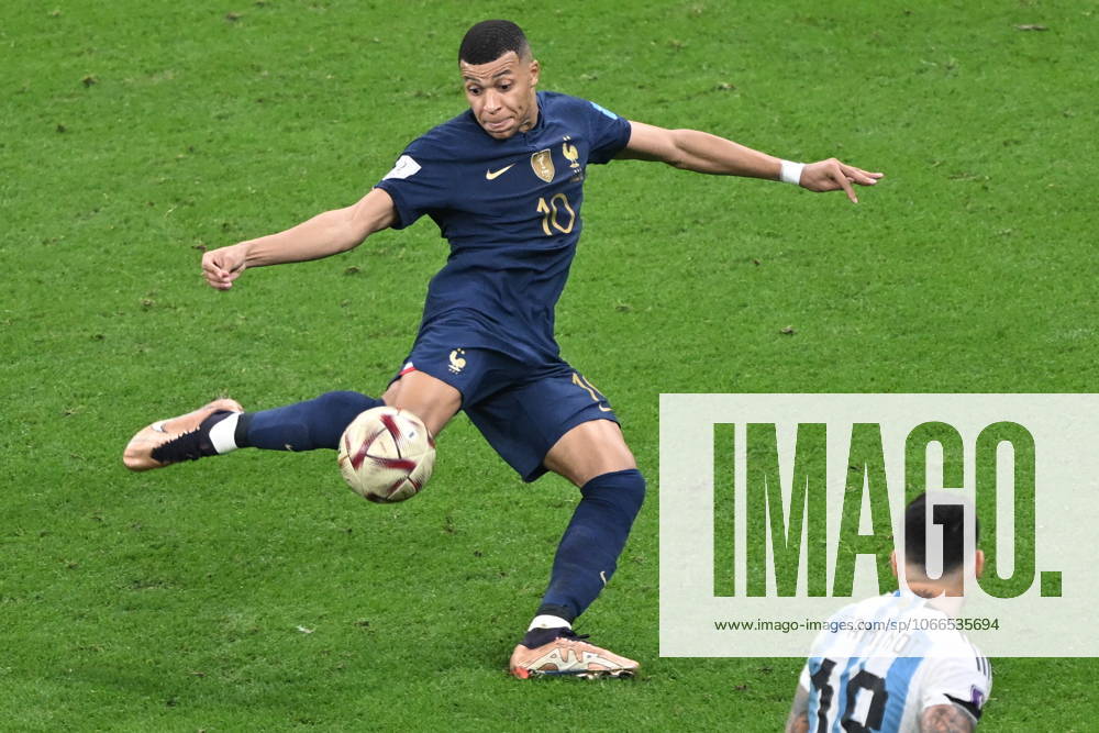 Argentina v France: Final - FIFA World Cup, WM, Weltmeisterschaft, Fussball Qatar 2022 LUSAIL CITY, QATAR - DECEMBER 18: Kylian Mbappe (10) of France in action during the FIFA World Cup Qatar 2022 Final match between Argentina and France at Lusail Stadium on December 18, 2022 in Lusail City, Qatar. Qatar World. Editorial use only. Please get in touch for any other usage.