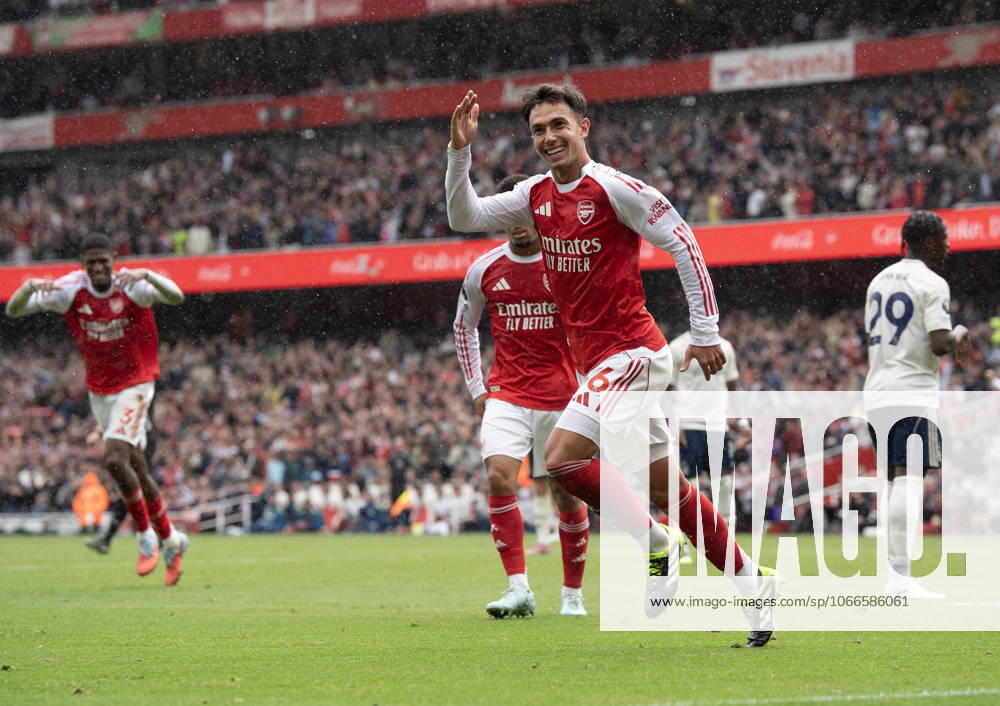 Arsenal v Nottingham Forest - Premier League LONDON, ENGLAND - SEPTEMBER 13: Martin Zubimendi of Arsenal celebrates scoring his second goal of the match during the Premier League match between Arsenal and Nottingham Forest at Emirates Stadium on September 13, 2025 in London, England. London Emirates Stadium England United Kingdom