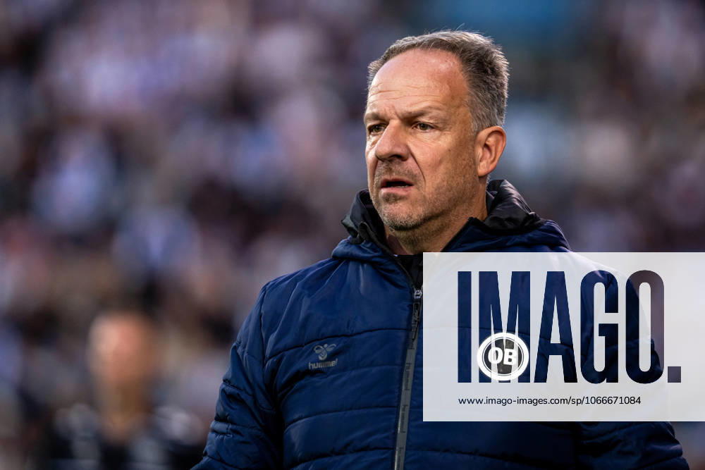 Odense BK v FC Fredericia, 3F Superliga football, Odense, Denmark Odense, Denmark. 19th, September 2025. Head coach Alexander Zorniger of Odense BK seen during the 3F Superliga match between Odense BK and FC Fredericia at Nature Energy Park in Odense. Denmark, Odense