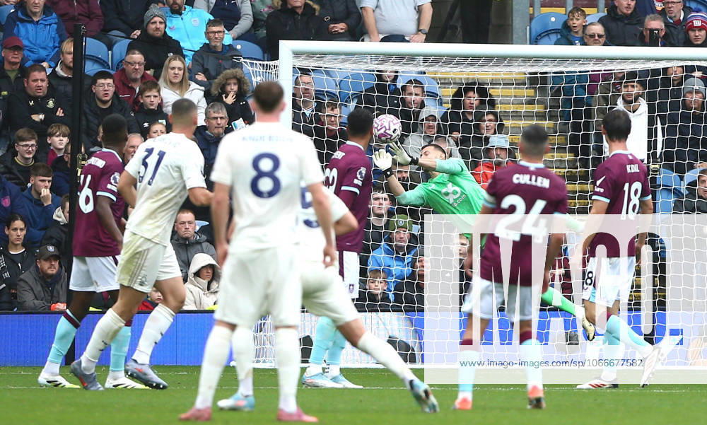 Burnley v Nottingham Forest Premier League 20 09 2025. Burnley goalkeeper Martin Dubravka (1) sves from Nottingham Forest defender Oleksandr Zinchenko (35) shot during the Premier League match between Burnley and Nottingham Forest at Turf Moor, Burnley, England on 20 September 2025. Burnley Turf Moor Lancashire England Editorial use only DataCo restrictions apply See www.football-dataco.com ,
