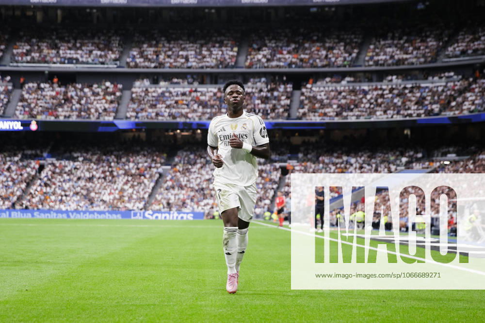 LA LIGA EA Sports - Real Madrid vs Espanyol MADRID, SPAIN - September 20: Vinicius Jr of Real Madrid reacts to a missed opportunity during the La Liga 2025 26 match between Real Madrid and Espanyol at Santiago Bernabeu Stadium. (Photo by Guillermo Martinez) Madrid Santiago Bernabeu Stadium Spain
