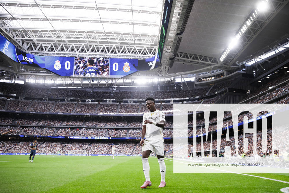 LA LIGA EA Sports - Real Madrid vs Espanyol MADRID, SPAIN - September 20: Vinicius Jr of Real Madrid reacts to a missed opportunity during the La Liga 2025 26 match between Real Madrid and Espanyol at Santiago Bernabeu Stadium. (Photo by Guillermo Martinez) Madrid Santiago Bernabeu Stadium Spain