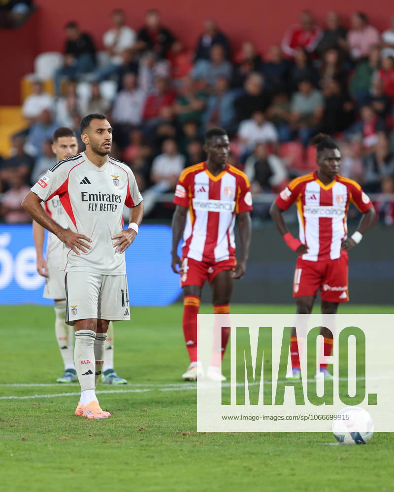 Pavlidis ( SL Benfica ) in action during the match between AVS and SL Benfica, valid for Liga Portugal Betclic at Estadio Clube Desportivo das Aves on 20 September 2025. Porto Estadio Clube Desportivo das Aves Porto Portugal