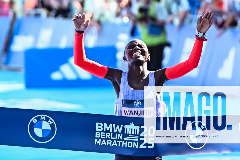 Athletics Marathon 2025, in Berlin v l Finish line Winner of the Womens Berlin Marathon Rosemary Wanjiru Berlin Daniel Lakomski