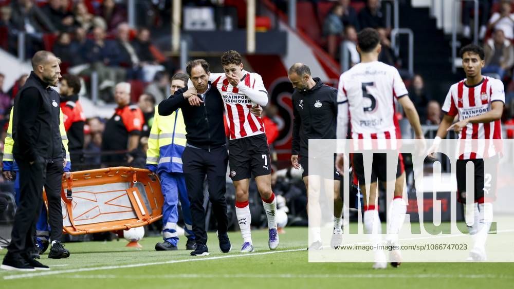 EINDHOVEN - Ruben van Bommel of PSV Eindhoven during the Dutch Eredivisie match between PSV Eindhoven and Ajax at the Phillips Stadium on September 21, 2025, in Eindhoven, Netherlands. ANP KOEN VAN WEEL Eredivisie 2025 26 ANPxSportx IVx 537064268 originalFilename: 537064268