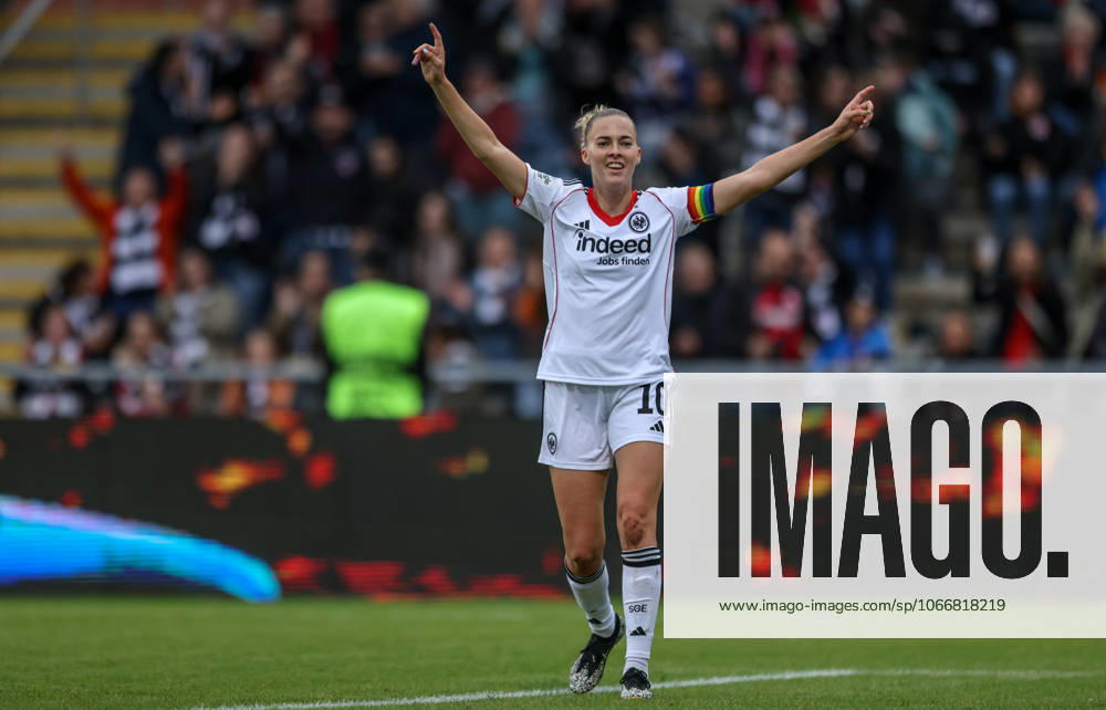 DEU, Frankfurt, Eintracht Frankfurt vs RB Leipzig, Google Pixel Frauen Bundesliga DFB, Saison 2526, Stadion am Bretanobad, 3 Spieltag, im Bild Laura Freigang Eintracht Frankfurt 10 jubilates over the goal by Rebecka Blomqvist Eintracht Frankfurt 28 DFB DFL REGULATIONS PROHIBIT ANY USE OF PHOTOGRAPHS AS IMAGE SEQUENCES AND OR QUASI VIDEO, 22 09 2025,