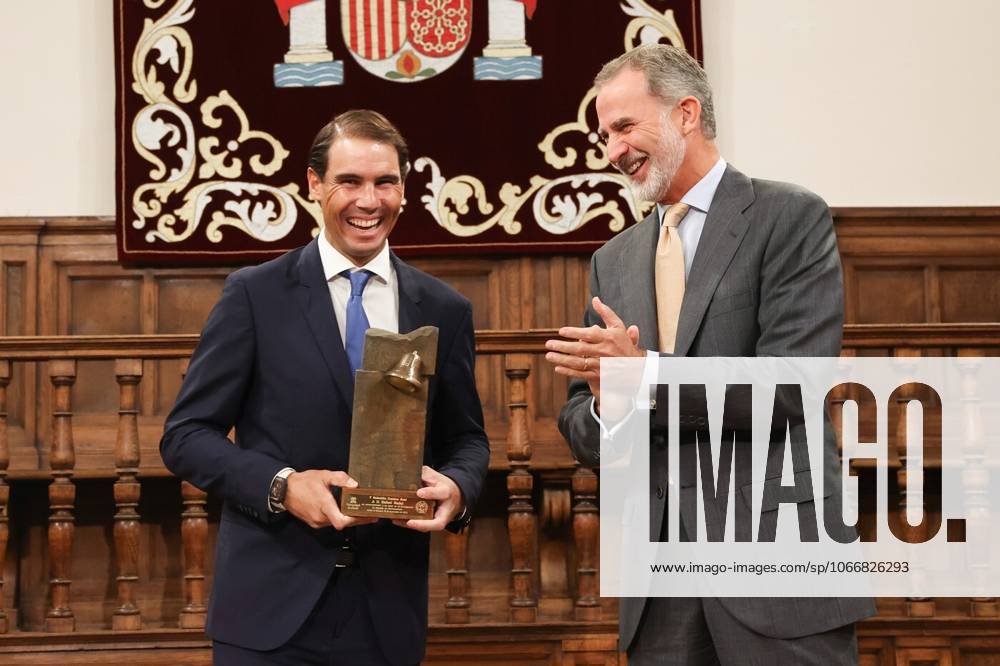 The King Presents The V Edition Of The camino Real Award To Rafael Nadal?????????????? MADRID, SPAIN - SEPTEMBER 20: (---- – MANDATORY CREDIT - ROYAL PALACE OF SPAIN HANDOUT - NO MARKETING NO ADVERTISING CAMPAIGNS - DISTRIBUTED AS A SERVICE TO CLIENTS----) King Felipe VI (R) presents the Camino Real Award to tennis player Rafael Nadal (L), during its fifth edition, at the auditorium of the University of Alcala, on 20 September, 2022 in Alcala de Henares, Madrid, Spain. The Camino Real award has been granted by the Franklin Institute of the University of Alcala, which recognizes the professional work of Spaniards who in an outstanding and exemplary way project and enhance the positive image of Spain in the United States. The projection of the image of Spain in North America by the tennis player, means his triumph in the US Open (2019), as well as in previous editions of 2010, 2013, 2017 and in other tournaments played in North America. In addition, it is worth mentioning his personal involvement in different social actions from the Rafael Nadal Foundation, which integrates vulnerable minors or young people with intellectual disabilities. Madrid Spain. Editorial use only. Please get in touch for any other usage.