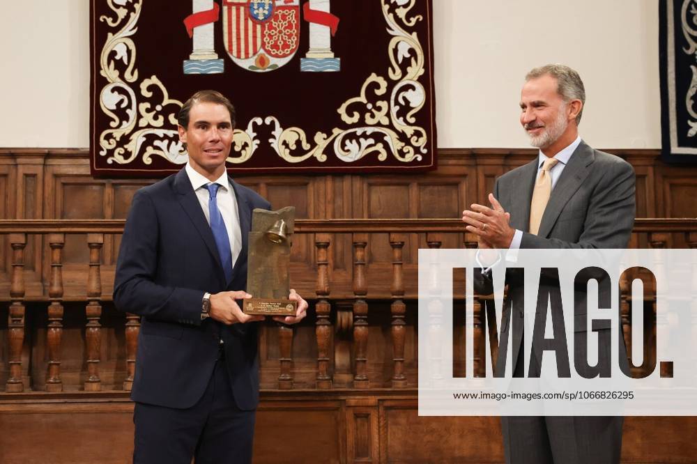 The King Presents The V Edition Of The camino Real Award To Rafael Nadal?????????????? MADRID, SPAIN - SEPTEMBER 20: (---- – MANDATORY CREDIT - ROYAL PALACE OF SPAIN HANDOUT - NO MARKETING NO ADVERTISING CAMPAIGNS - DISTRIBUTED AS A SERVICE TO CLIENTS----) King Felipe VI (R) presents the Camino Real Award to tennis player Rafael Nadal (L), during its fifth edition, at the auditorium of the University of Alcala, on 20 September, 2022 in Alcala de Henares, Madrid, Spain. The Camino Real award has been granted by the Franklin Institute of the University of Alcala, which recognizes the professional work of Spaniards who in an outstanding and exemplary way project and enhance the positive image of Spain in the United States. The projection of the image of Spain in North America by the tennis player, means his triumph in the US Open (2019), as well as in previous editions of 2010, 2013, 2017 and in other tournaments played in North America. In addition, it is worth mentioning his personal involvement in different social actions from the Rafael Nadal Foundation, which integrates vulnerable minors or young people with intellectual disabilities. Madrid Spain. Editorial use only. Please get in touch for any other usage.