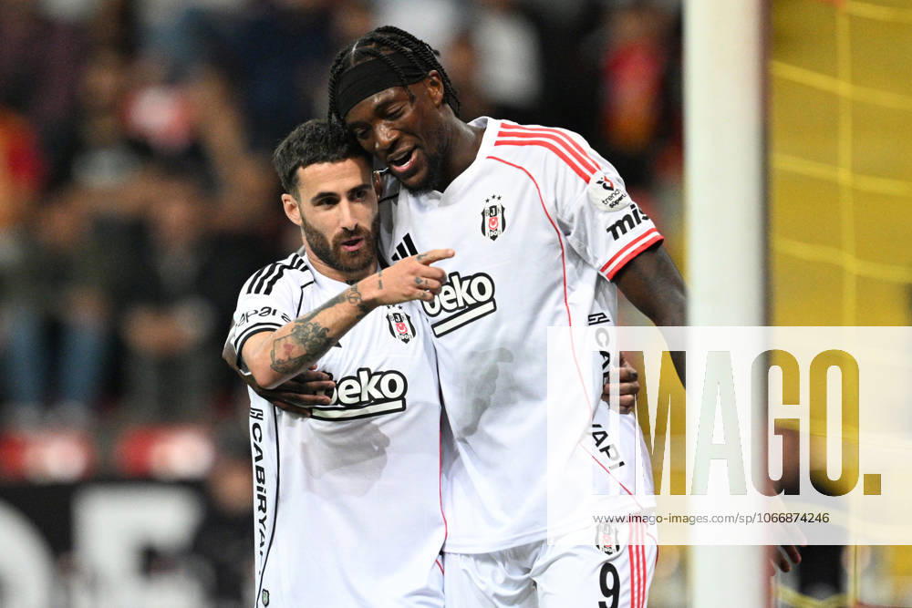 Zecorner Kayserispor -v Besiktas - Turkish Super Lig KAYSERI, TURKIYE - SEPTEMBER 24: Besiktas’s Rafa Silva (L) celebrates with teammate Tammy Abraham (R) after scoring a goal during the Trendyol Super Lig week 1 postponed match between Zecorner Kayserispor and Besiktas at RHG Enerturk Enerji Stadium in Kayseri, Turkiye, on September 24, 2025. Sercan KucukSahin Anadolu Kayseri Turkey. Editorial use only. Please get in touch for any other usage.